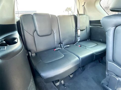 Used 2020 Nissan Armada SL image 31