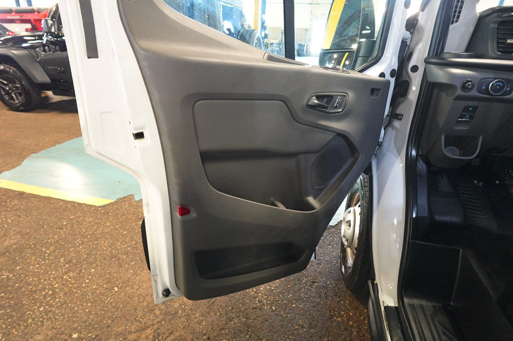 Used 2023 Ford Transit 250 Medium Roof AWD image 18