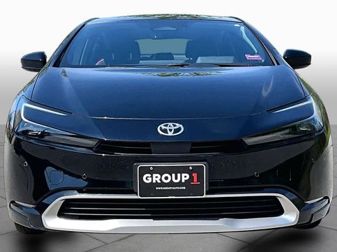 Used 2023 Toyota Prius Prime Premium FWD image 4