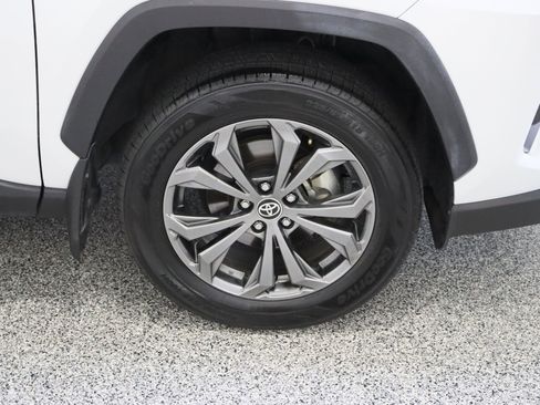 Certified 2025 Toyota RAV4 XLE Premium AWD/4WD image 5