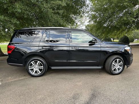Used 2024 Ford Expedition Limited AWD/4WD image 2