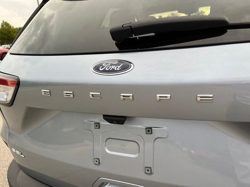 Used 2022 Ford Escape SEL w/ Technology Package image 5