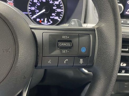 Used 2024 Nissan Rogue SV AWD/4WD image 22
