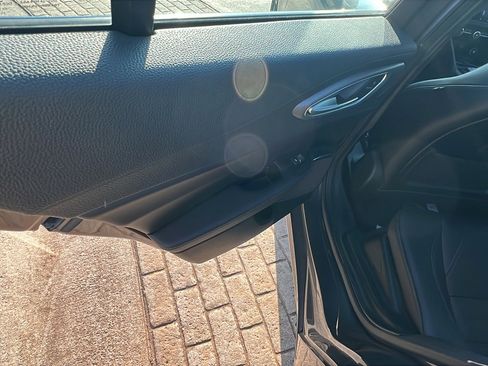 Used 2022 Alfa Romeo Giulia Veloce image 23