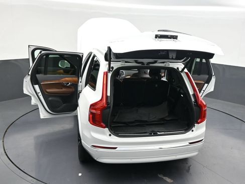 Used 2023 Volvo XC90 B5 Plus AWD/4WD image 38