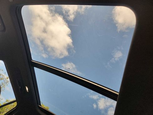 Used 2022 Chevrolet Tahoe Premier w/ Premium Package 2 image 14