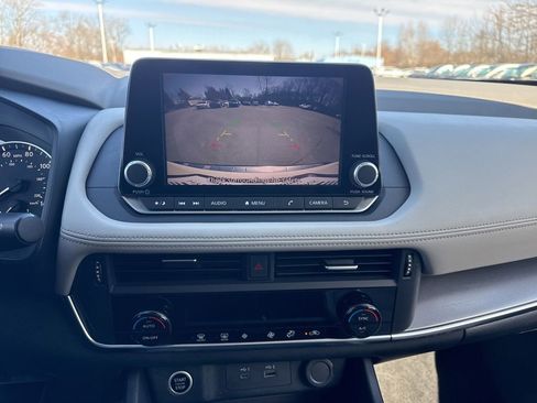 Used 2023 Nissan Rogue SV image 23