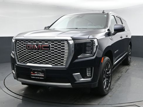 Used 2023 GMC Yukon XL Denali w/ Denali Reserve Package image 24