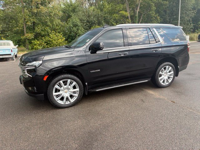 Used 2023 Chevrolet Tahoe High Country AWD/4WD image 2