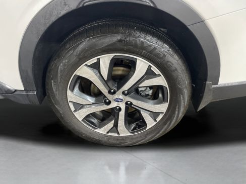 Used 2022 Subaru Outback Limited image 9