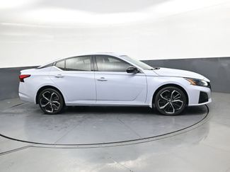 Used 2023 Nissan Altima 2.5 SR w/ SR Premium Package AWD/4WD video 3