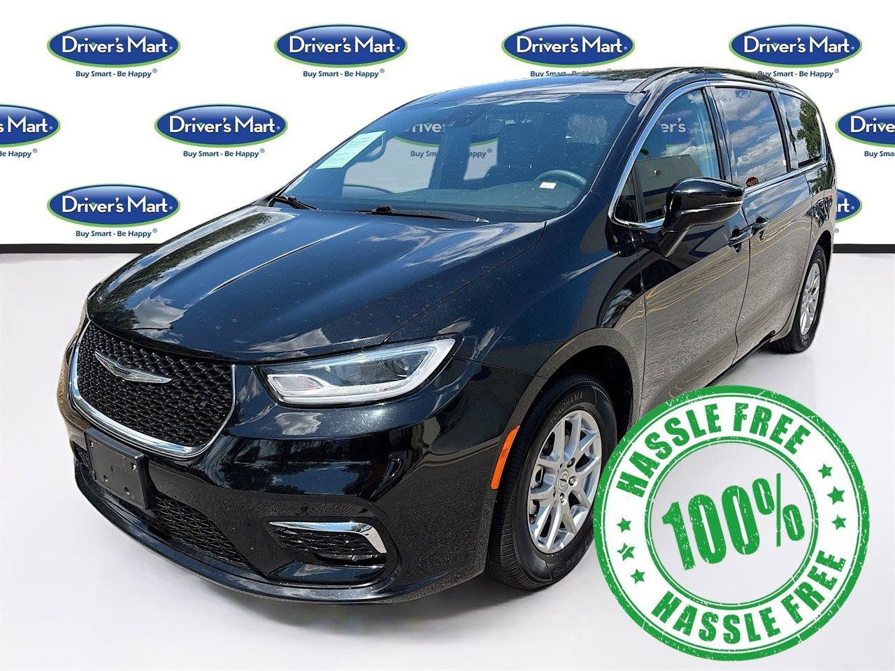 Used 2025 Chrysler Pacifica Select FWD image 3