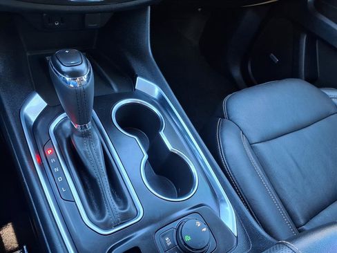 Used 2018 Chevrolet Traverse Premier image 19