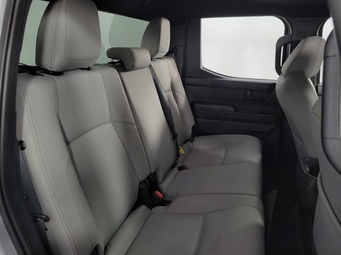 Used 2025 Toyota Tacoma SR5 AWD/4WD image 16