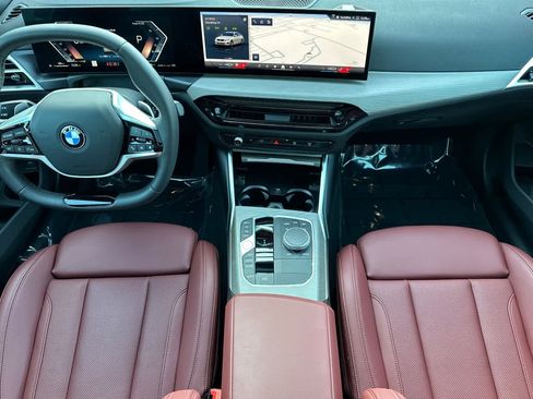 Used 2025 BMW 330i Sedan image 3