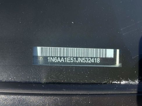 Used 2018 Nissan Titan SV w/ SV Convenience Package image 16