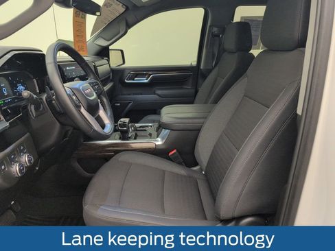 Used 2025 GMC Sierra 1500 Elevation w/ Preferred Package AWD/4WD image 4