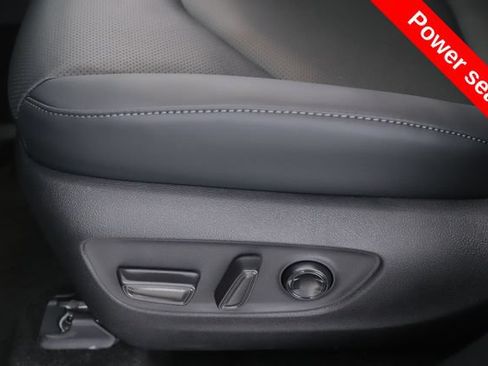 Used 2026 Toyota Highlander Platinum AWD/4WD image 19