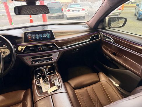 Used 2016 BMW 750i xDrive image 13
