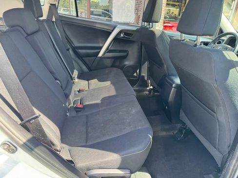 Used 2016 Toyota RAV4 XLE AWD/4WD image 32