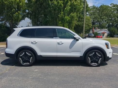 Used 2023 Kia Telluride EX AWD/4WD image 3
