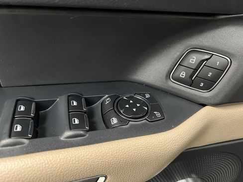 Used 2024 Ford Expedition Max XLT image 12