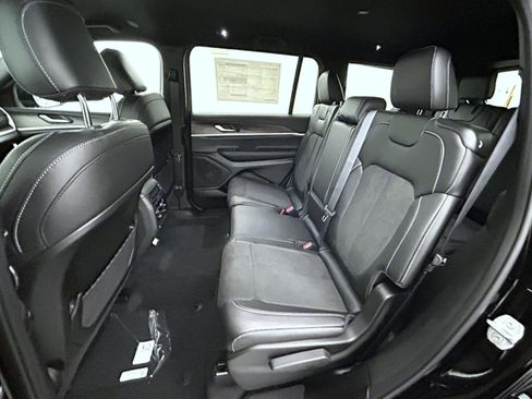 New 2026 Jeep Grand Cherokee L 4WD image 21