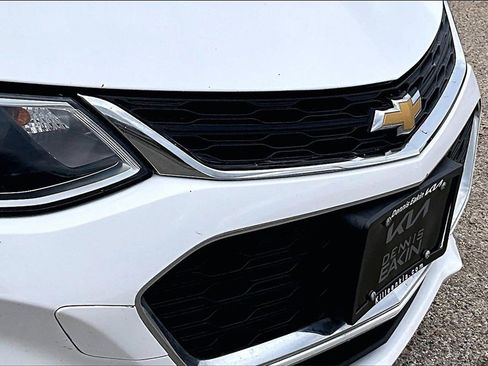 Used 2018 Chevrolet Cruze LS image 28