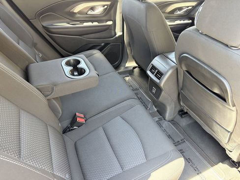 Used 2022 GMC Terrain SLE w/ Driver Convenience Package AWD/4WD image 14