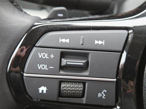 Used 2025 Honda Pilot EX-L image 34