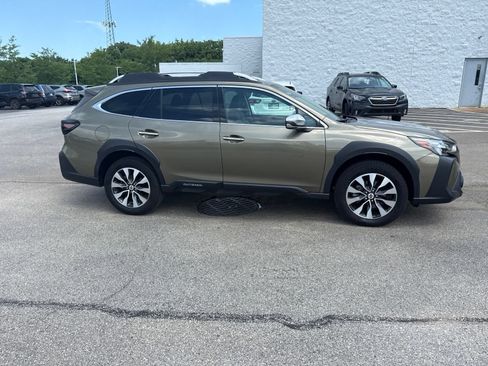 Used 2024 Subaru Outback Touring XT AWD/4WD image 10
