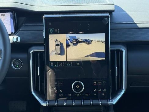 New 2026 GMC Acadia Elevation image 25