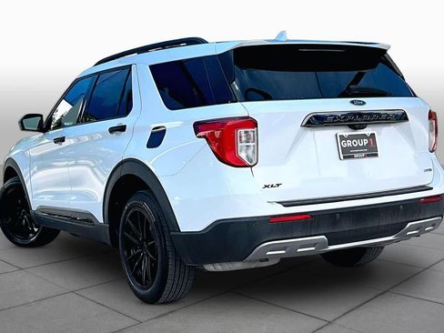 Used 2020 Ford Explorer XLT w/ Equipment Group 202A AWD/4WD image 12