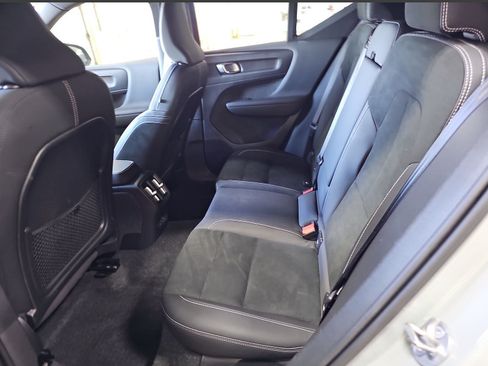 Used 2024 Volvo XC40 Recharge Ultimate AWD/4WD image 9