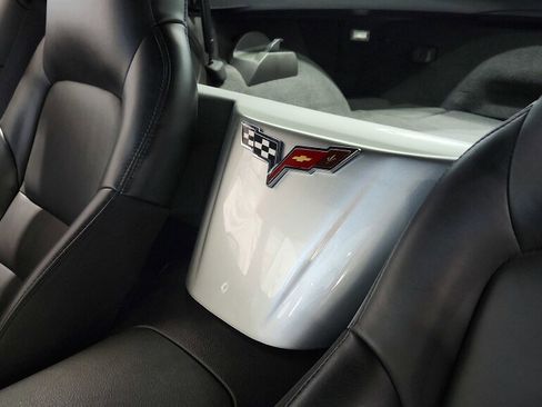 Used 2007 Chevrolet Corvette Coupe RWD image 30