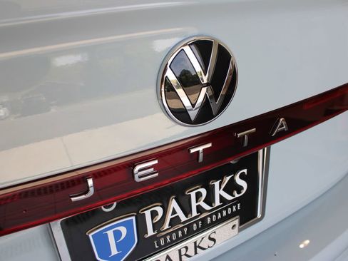 Used 2025 Volkswagen Jetta Sport image 34