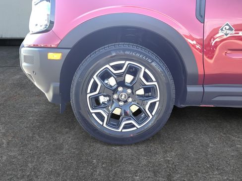 New 2025 Ford Bronco Sport Outer Banks w/ Outer Banks Tech Package+ image 14