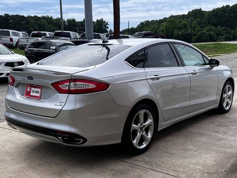 Used 2016 Ford Fusion SE w/ Equipment Group 201A AWD/4WD image 6