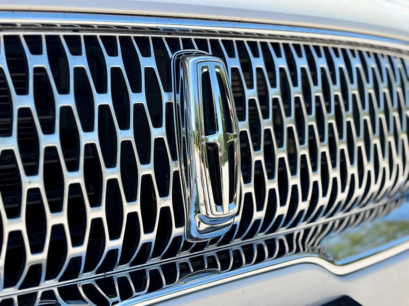 Used 2019 Lincoln Nautilus Reserve AWD/4WD image 14