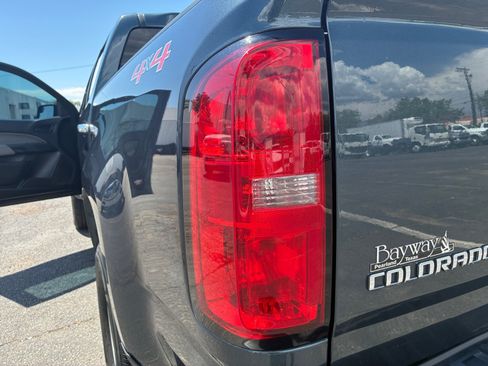 Used 2019 Chevrolet Colorado W/T w/ WT Convenience Package AWD/4WD image 25