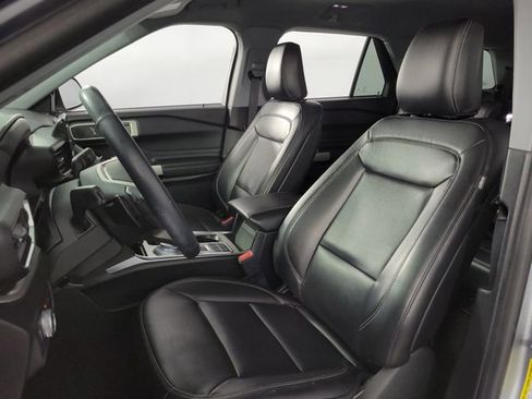 Used 2020 Ford Explorer XLT w/ Equipment Group 202A image 16