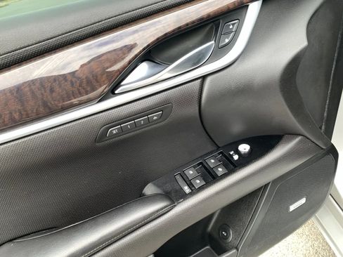 Used 2017 Cadillac XTS Luxury image 22