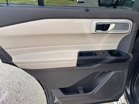 Used 2020 Ford Explorer Platinum image 13