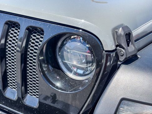 Used 2023 Jeep Wrangler Sport AWD/4WD image 10
