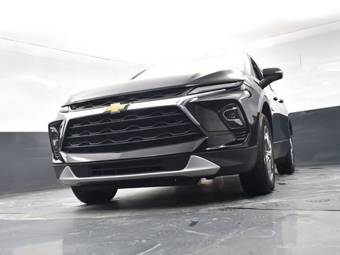 Used 2023 Chevrolet Blazer LT image 23