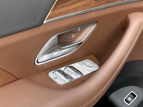 Certified 2025 Mercedes-Benz GLE 350 4MATIC image 19
