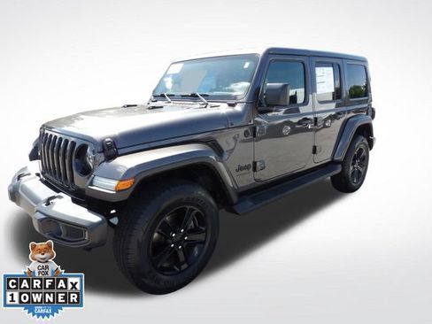 Used 2022 Jeep Wrangler Unlimited Sahara AWD/4WD image 3