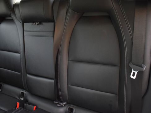 Used 2019 Mercedes-Benz CLA 250 4MATIC image 38