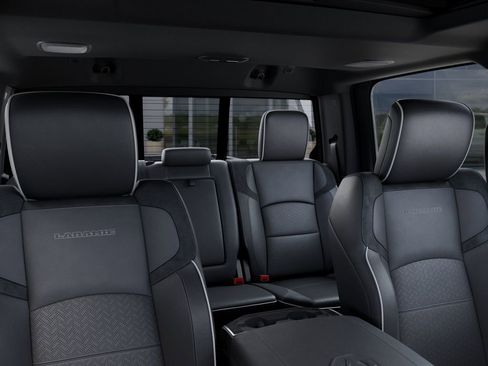 New 2026 RAM 2500 Laramie AWD/4WD image 29