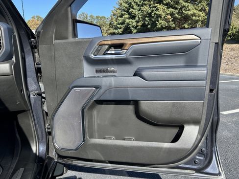 Used 2024 Chevrolet Silverado 1500 High Country image 63